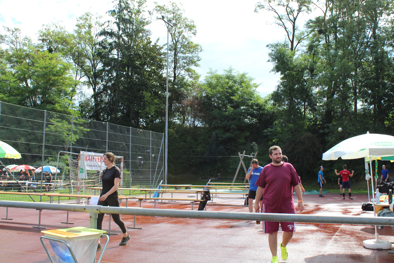 Volley  (4)